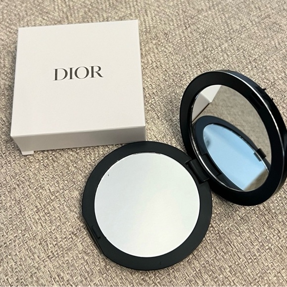DIOR Compact Mirror - Picture 3 of 3